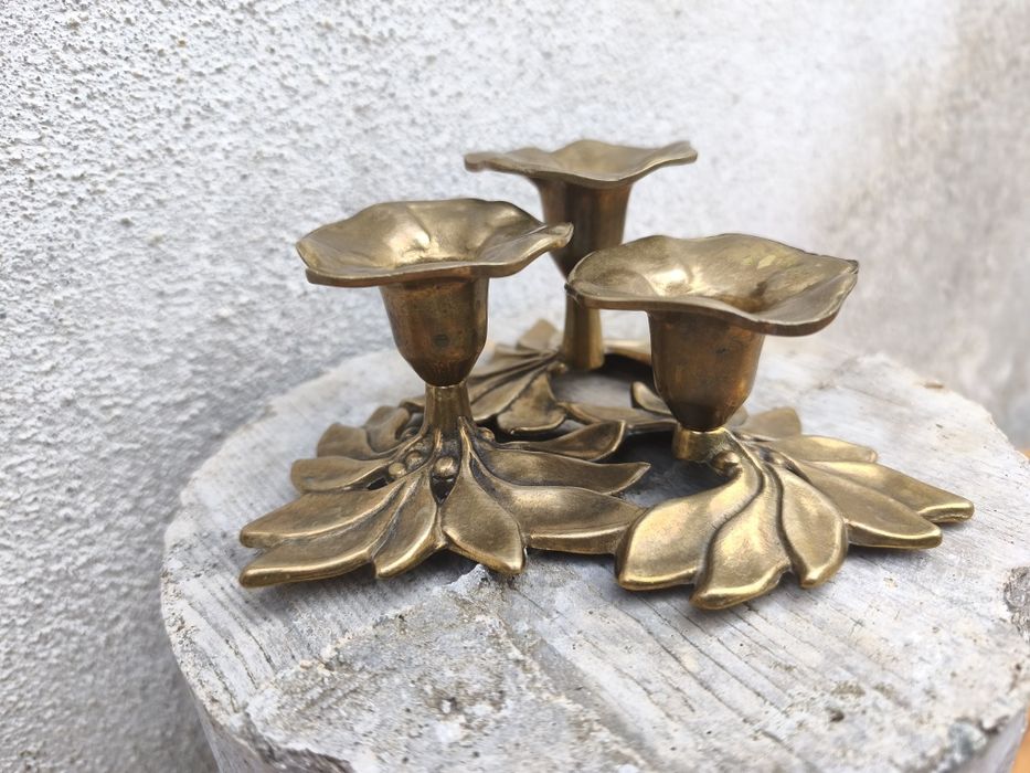 Троен месингов свещник