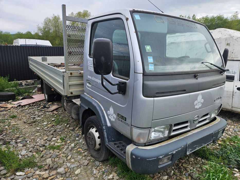 Vand camioneta nissan cabstar
