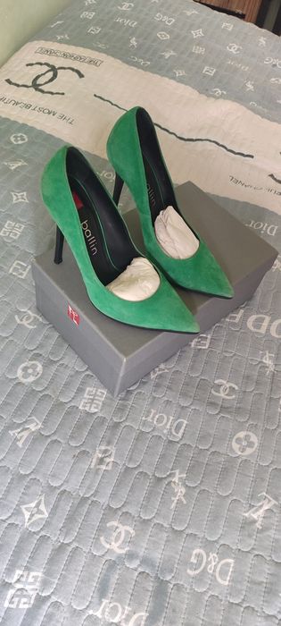 Срочно сотилади яхши состаянияда Италияники