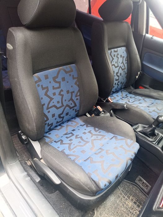 Комплект син салон (седалки)за Голф 4