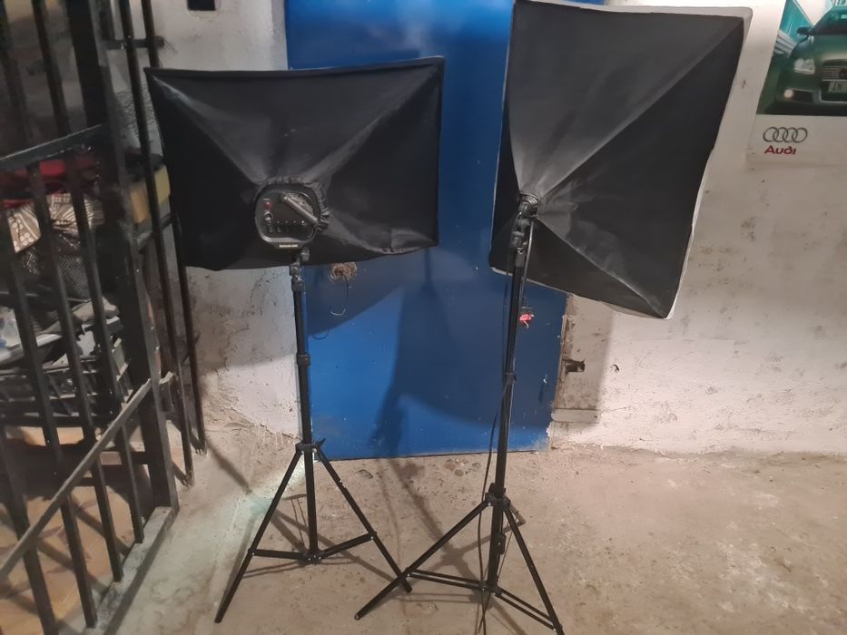 Софтбокса 2 броя с оригинални лампи