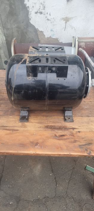 Продам бачок для насоса