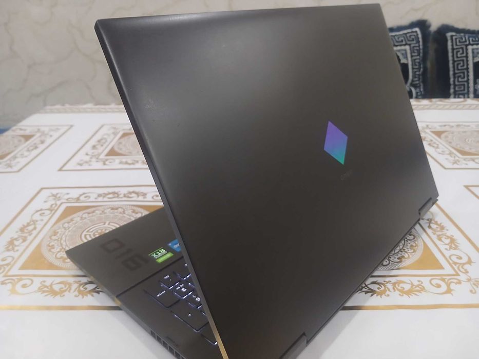 HP OMEN 16 RTX 3050 Ti i5-11400H 16/512GB