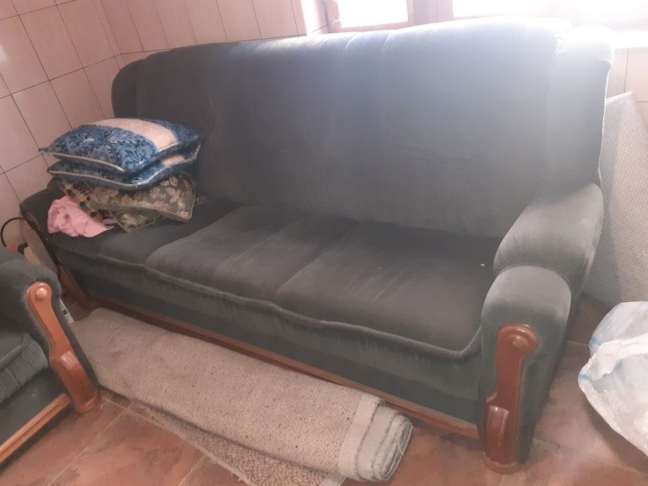 Canapea extensibila si dou fotolii  in stare foarte buna, negociabil