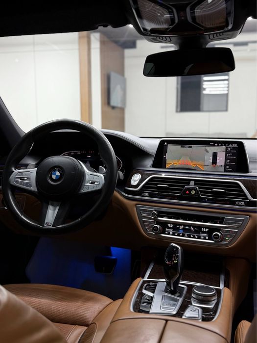 BMW 730i xDrive 2021