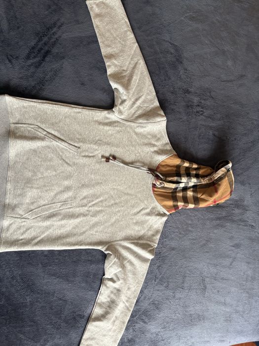 Vand hanorac burberry nou