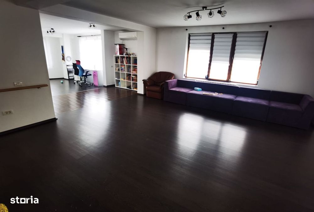 Navodari - Vila D+P+2 +T - ideală pt 2 familii sau ca Business