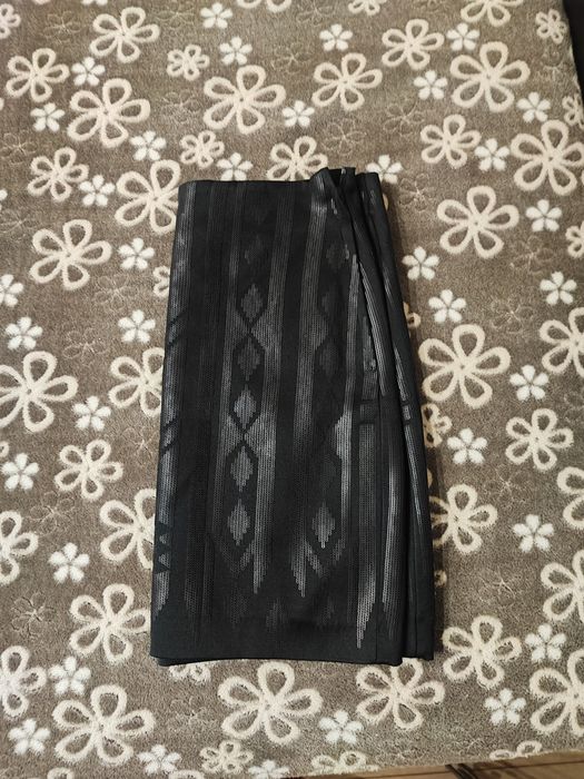 Черна пола с паети N40 - 25 лв.