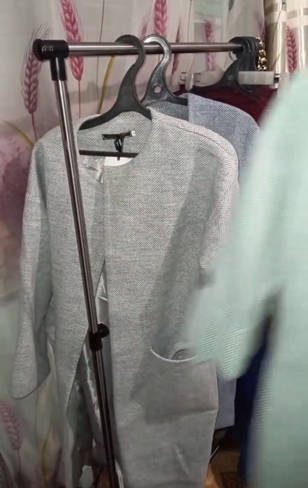 пальто новые для девушки