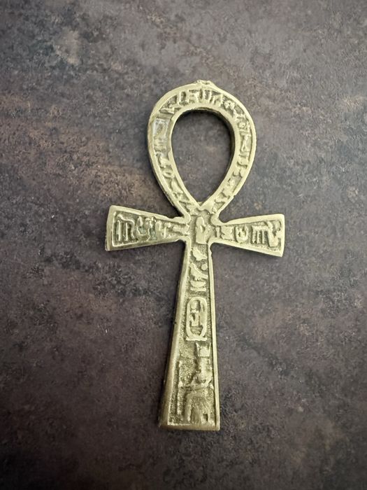 Cruce Ankh- “cheia Vietii”