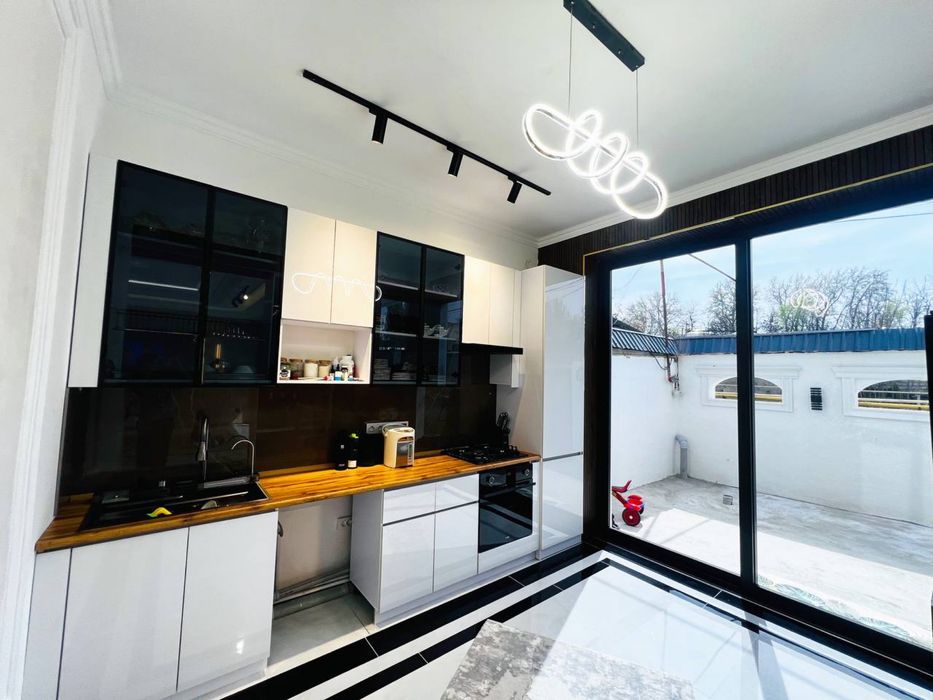 Продаётся кухоний мебель