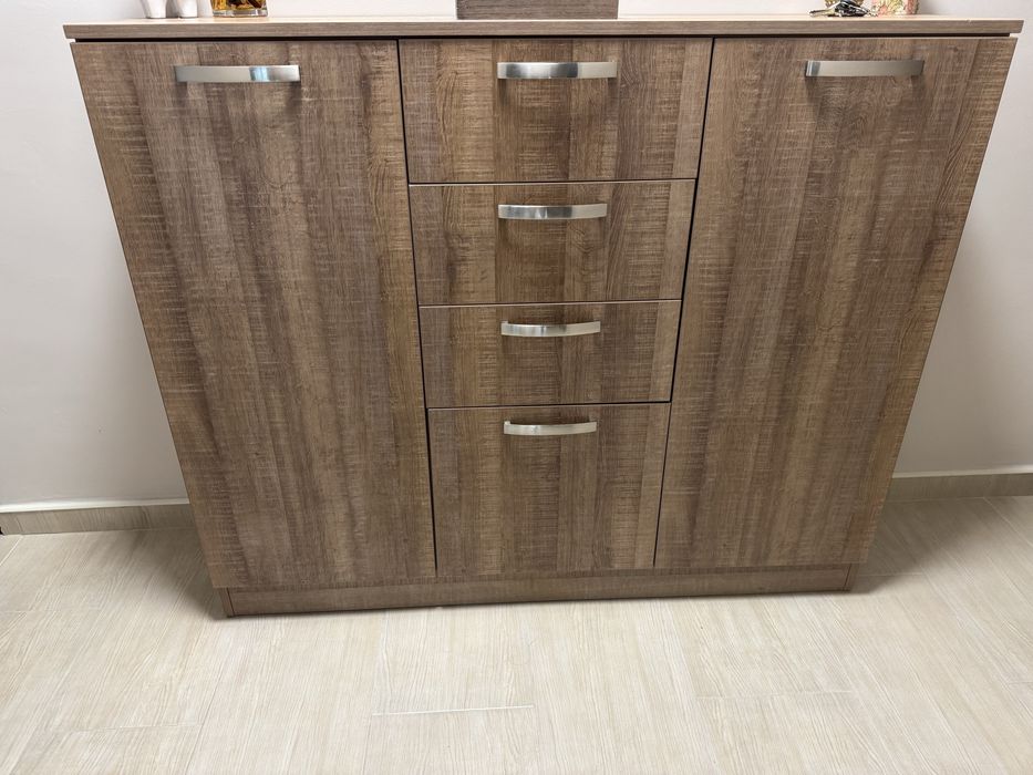 Шкаф в отлично състояние