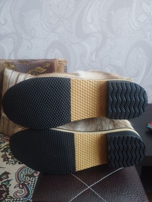 Продам унты. Размер 37.