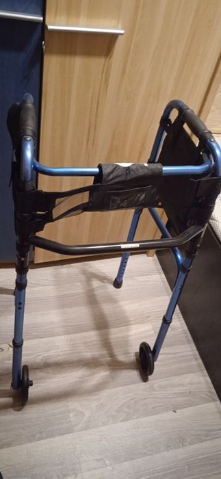 Опоры-ходунки с колесами