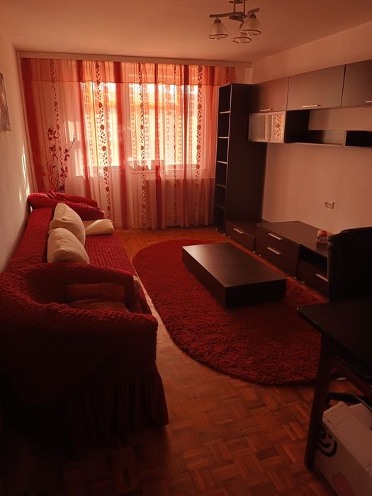 Inchiriez apartament 3 camere langa liceul Spiru Haret
