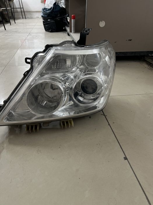 Продам две фары nissan patrol