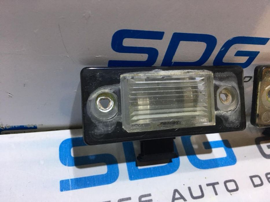 Set Lampa / Lampi Iluminare Numar Inmatriculare Skoda Fabia 1 2001 - 2007 Cod Piesa : 6Y0 943 021 / 6Y0943021