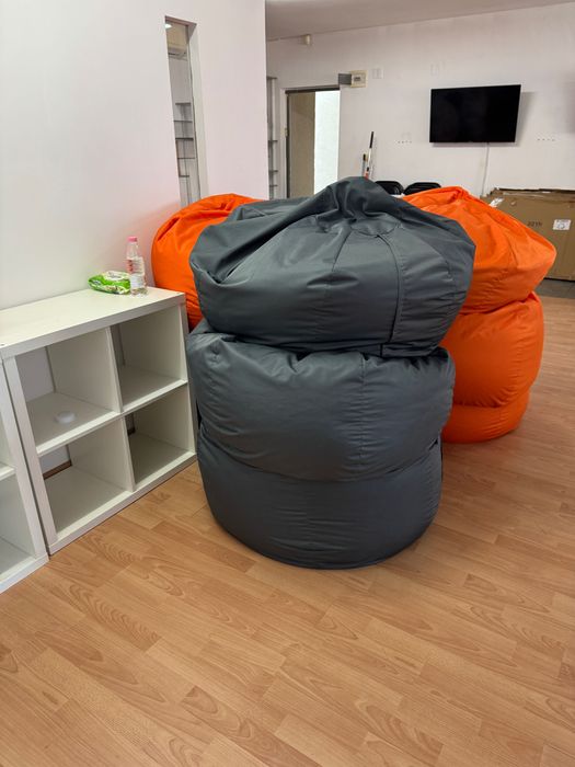 Барбарон различни цветове тип „Ябълка“ – като нов, 90×90 см, 50 лв.