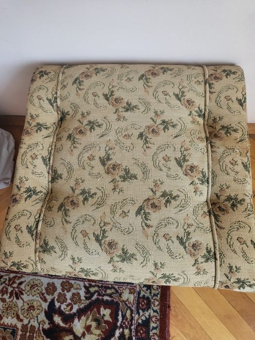 Табуретки два броя