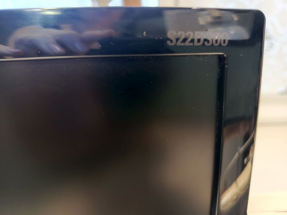 Монитор SAMSUNG SD300. В отличном состоянии.
