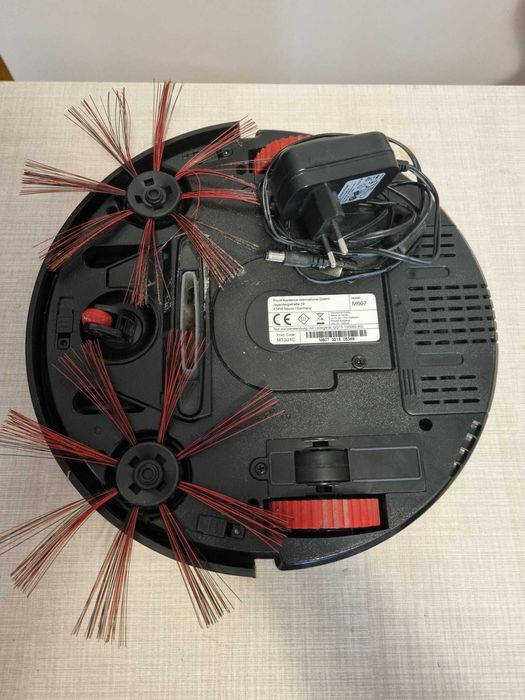 Vand robot curatenie cu perii si aspirator DirtDevil Spider