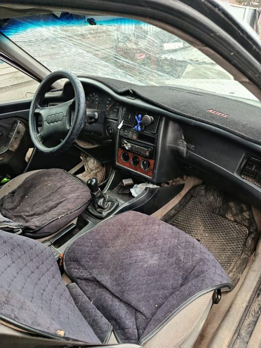 Продам Ауди б4 битая