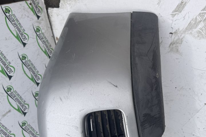 Bara fata Volkswagen VW Polo a 3-a generatie 6N