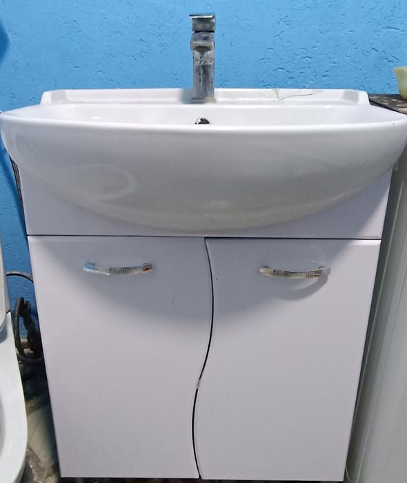 Продам раковину со смесителем