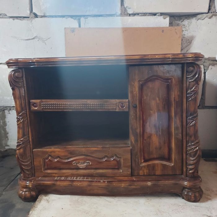 Тумба  под телевизор