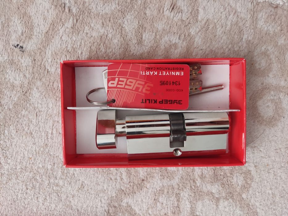 Замок    на дверь