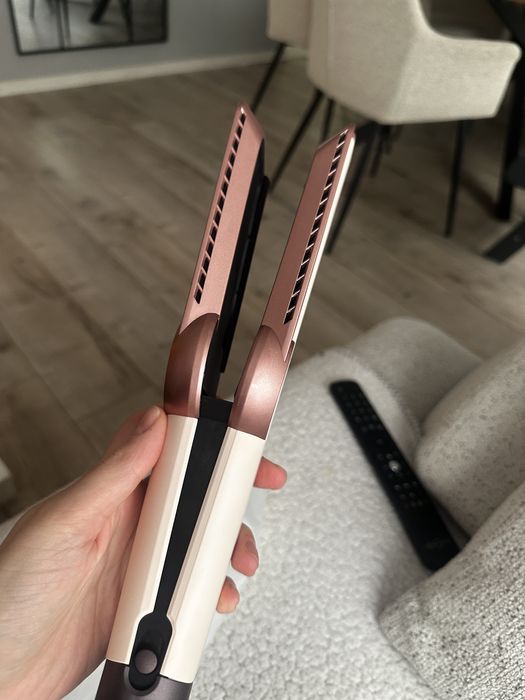 Копие на dyson airstrait