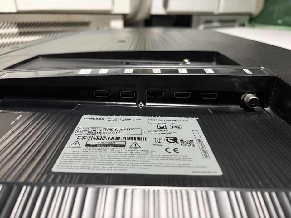 TV Smart 4K Samsung UE43RU7102K diagonala 108 cm