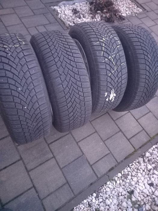 Vând jante de aluminiu