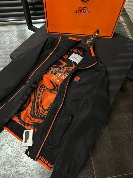 Geaca  H3R.M3.S.calitate premium Italia