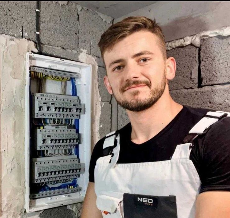 Электрик недорого. Прокладка проводки, подключение варочной панели