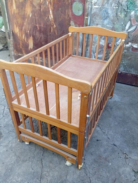 Детская кроватка