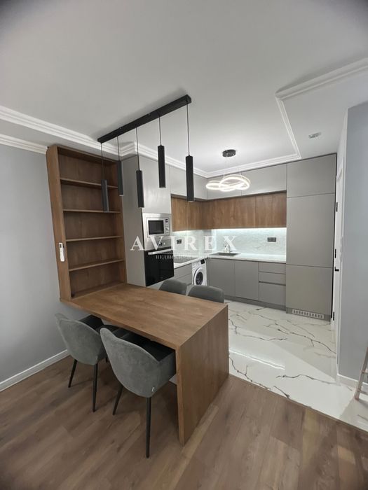 Дава се под наем Двустаен апартамент в Пловдив, Остромила - 70 кв.м за 538.56 € - Снимка #1