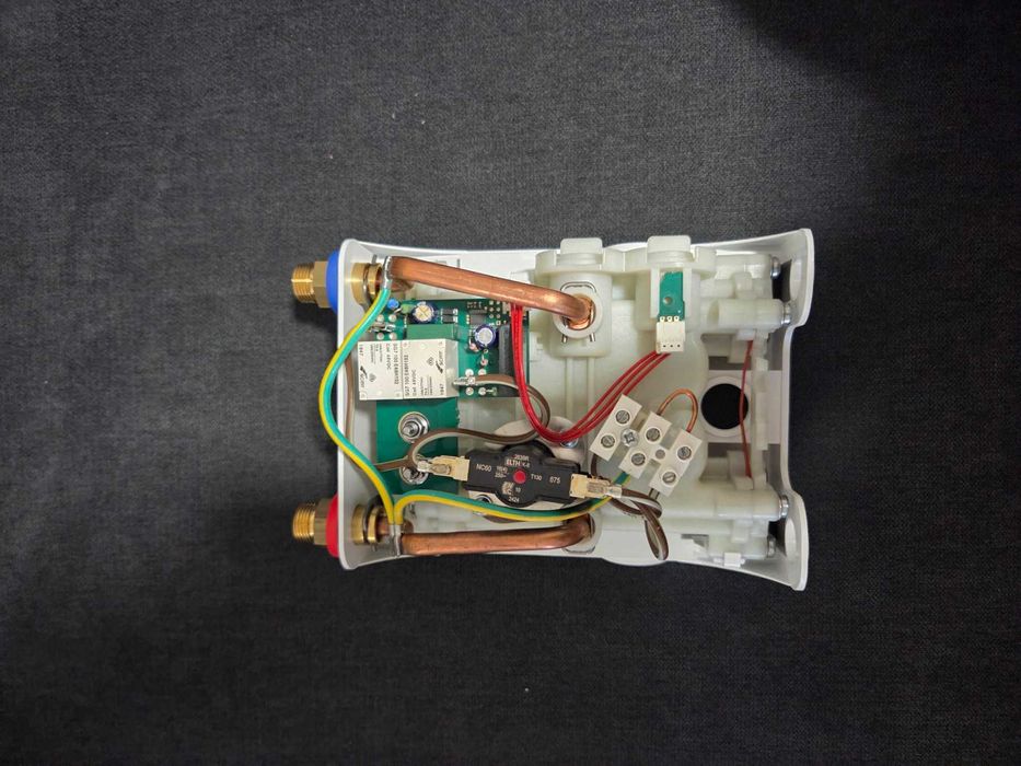 Компактен електрически БОЙЛЕР BOSCH TR4000 4 ET - за под мивка.