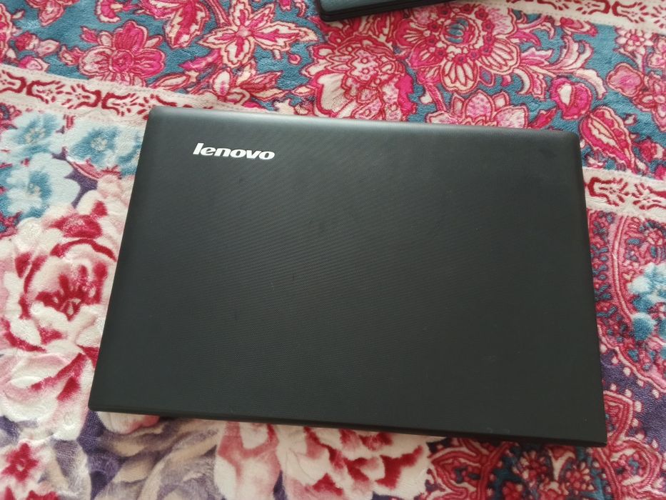 Notebook sotiladi.4 dona notebook bor .yangi programma qilsa ishlaydi
