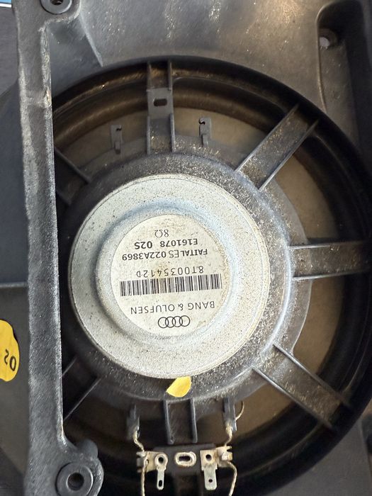 Бас колона буфер субуфер Audi A4 B8 A5 8t седан купе Bang 8t9035412 d