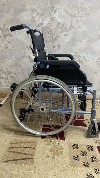 Продам инвалидный коляску