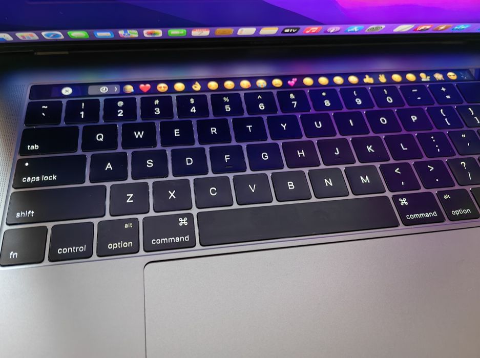 MacBook pro 16/512gb touch bar