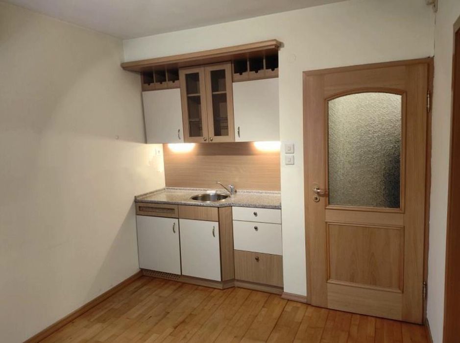 Двустаен, под наем, ж.к Изток