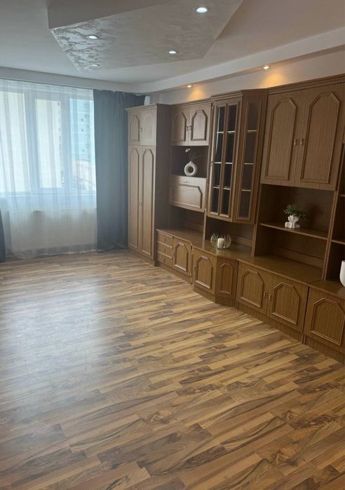 Apartament 2 camere +boxa de depozitare - de inchiriat