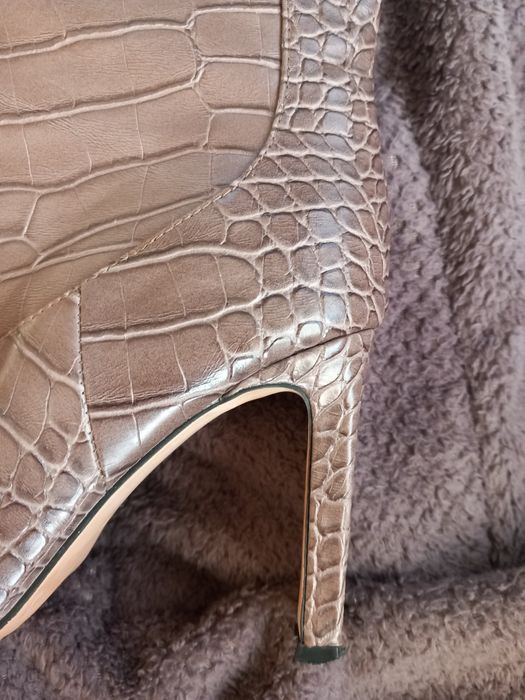 Vând cizme dama maro deschis