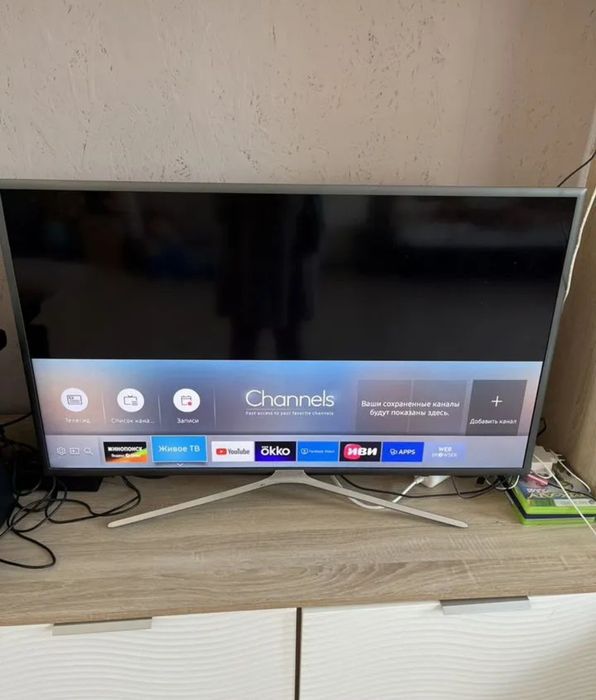 Samsung 106 см smart tv телевизор