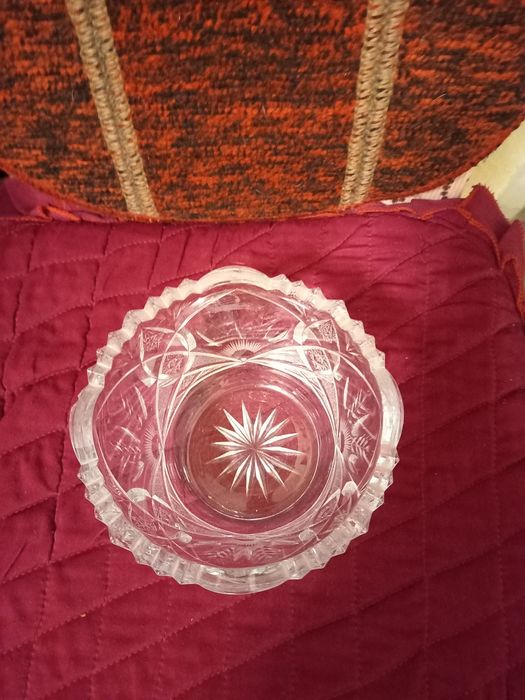 Салатницы, солонки хрустальные и крышки