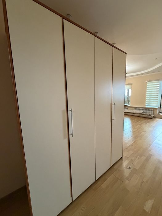 Продам четырех дверный шкаф