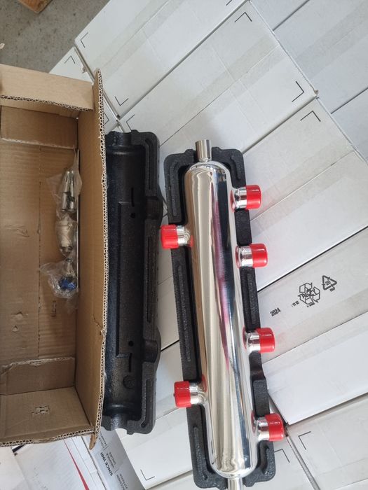 Vând butelie de egalizare  din inox