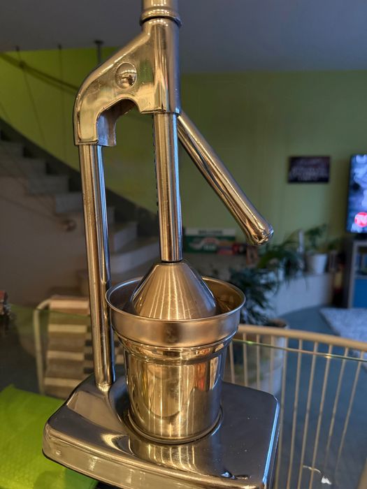 Ръчна сокоизтисквачка Sapir